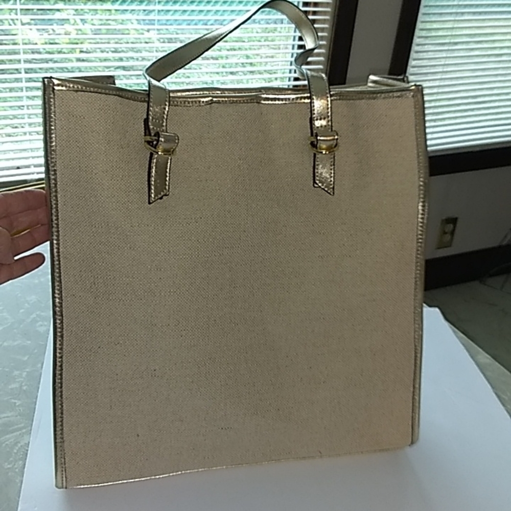 Kate Landry tote with wristlet clutch. - Picture 4 of 16